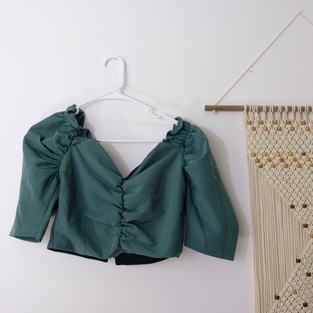 Over or off the shoulder puff sleeve crop top